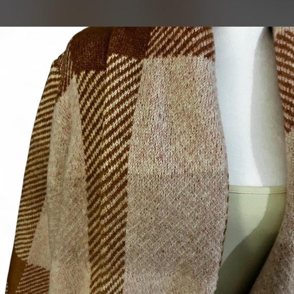 ONE WORLD Tan and Cream Knit Open Cardigan style Duster. Super comfy and cozy! - Picture 5 of 7